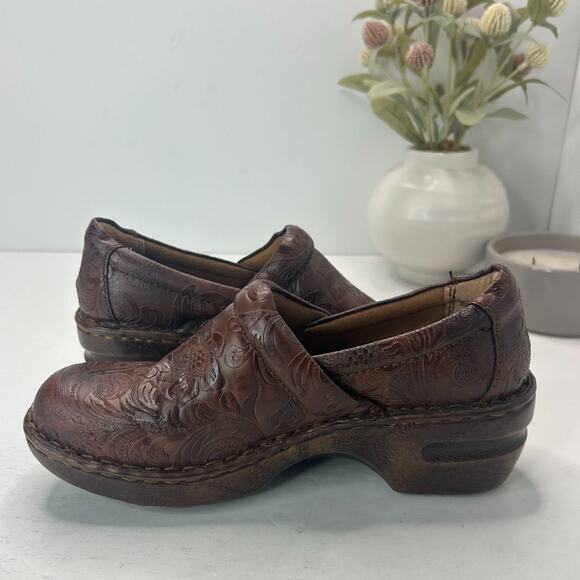 BOC Born Concept Peggy Floral Embossed Leather Clog Shoes Brown Women 7.5 - Picture 5 of 9